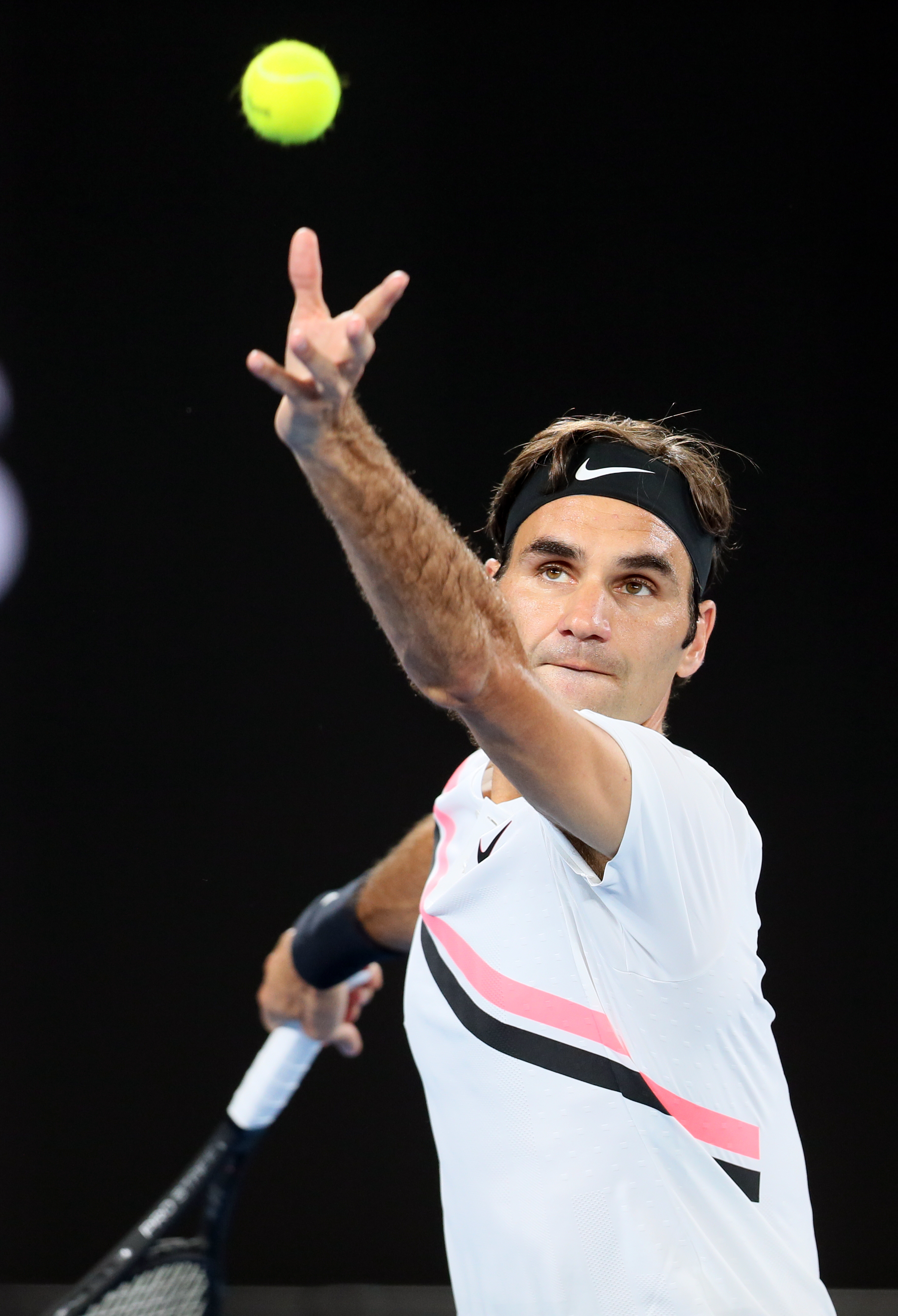 包含澳大利亚网球队爆冷日本网球队，费德勒打破历史纪录的词条