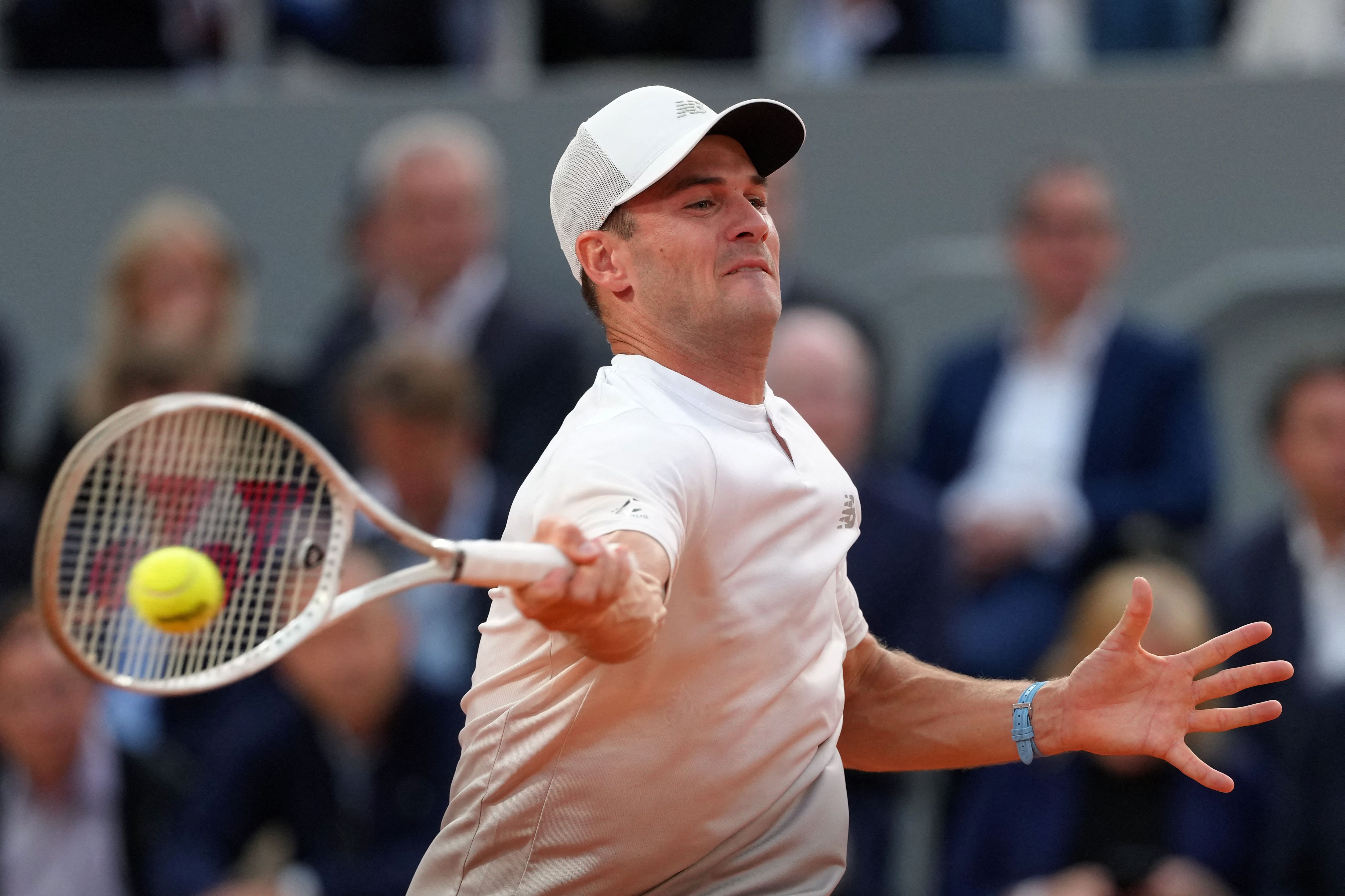 包含德国网球队险胜法国网球队，阿尔卡拉斯制霸全场的词条