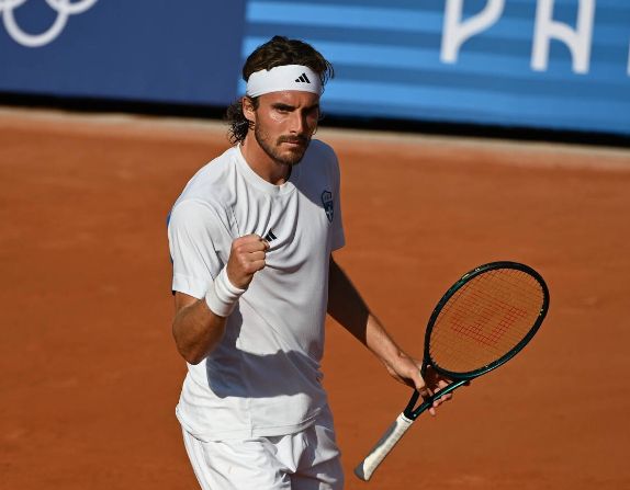 意大利网球队完胜法国网球队，西西帕斯关键制胜