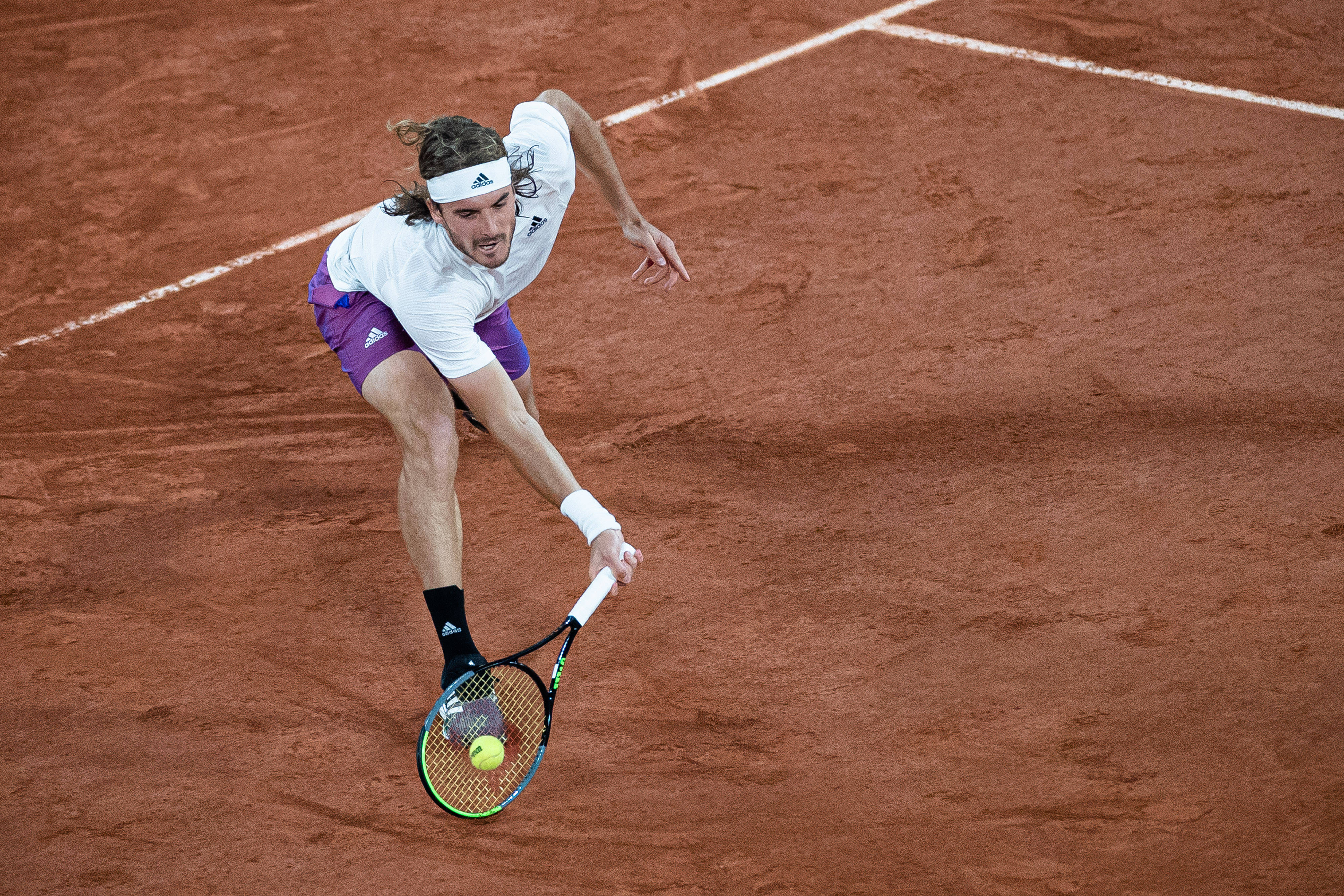 意大利网球队完胜法国网球队，西西帕斯关键制胜