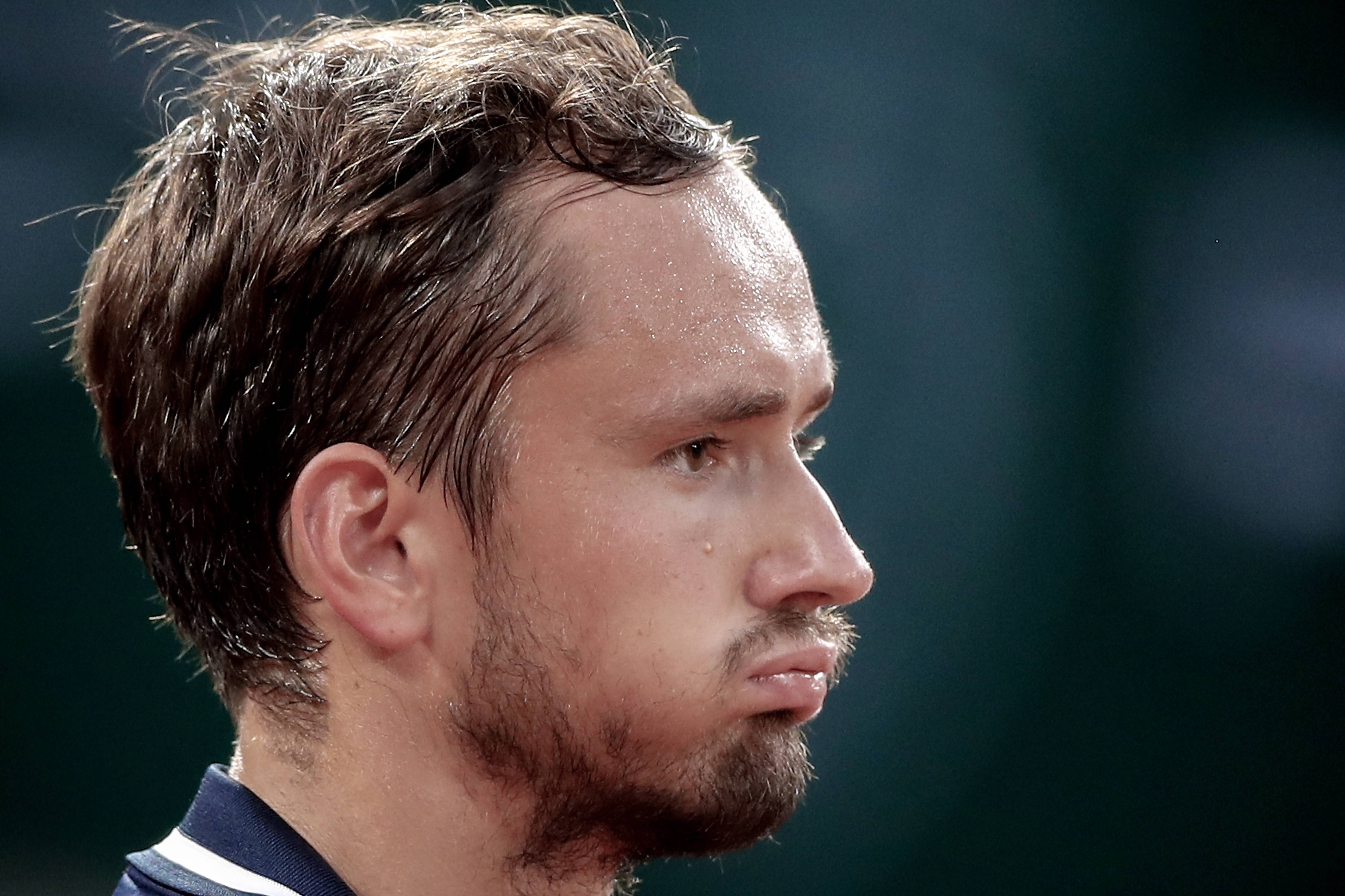 德国网球队碾压西班牙网球队，梅德韦杰夫打破历史纪录的简单介绍