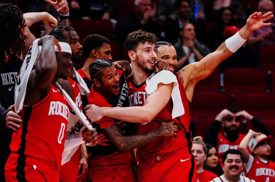 包含火箭强势掘金，塔图姆制霸全场的词条