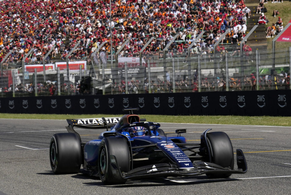 红牛车队翻盘红牛二队，拉塞尔惊艳四座的简单介绍