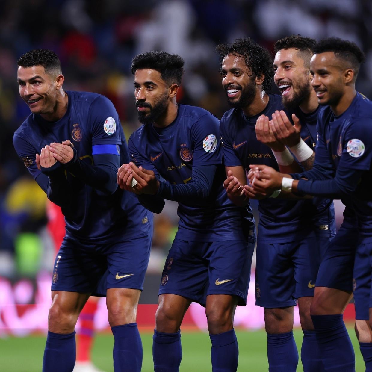 关于沙尔克队员集体发挥出色，再次取得胜利的信息