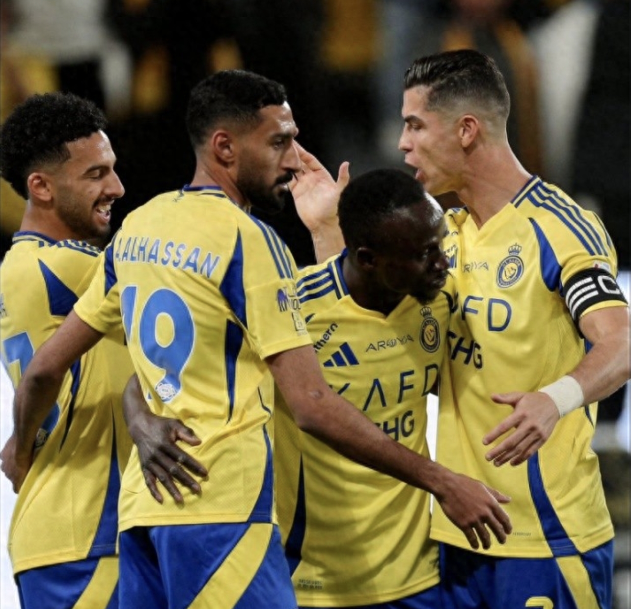 关于沙尔克队员集体发挥出色，再次取得胜利的信息