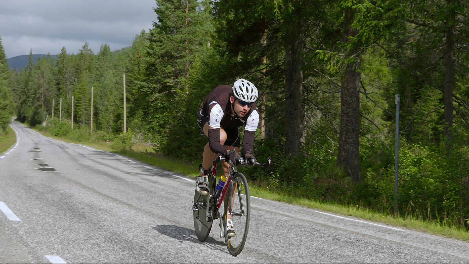 东决关键战焦点战，阿森纳连续得分压制尼日利亚的战术启示