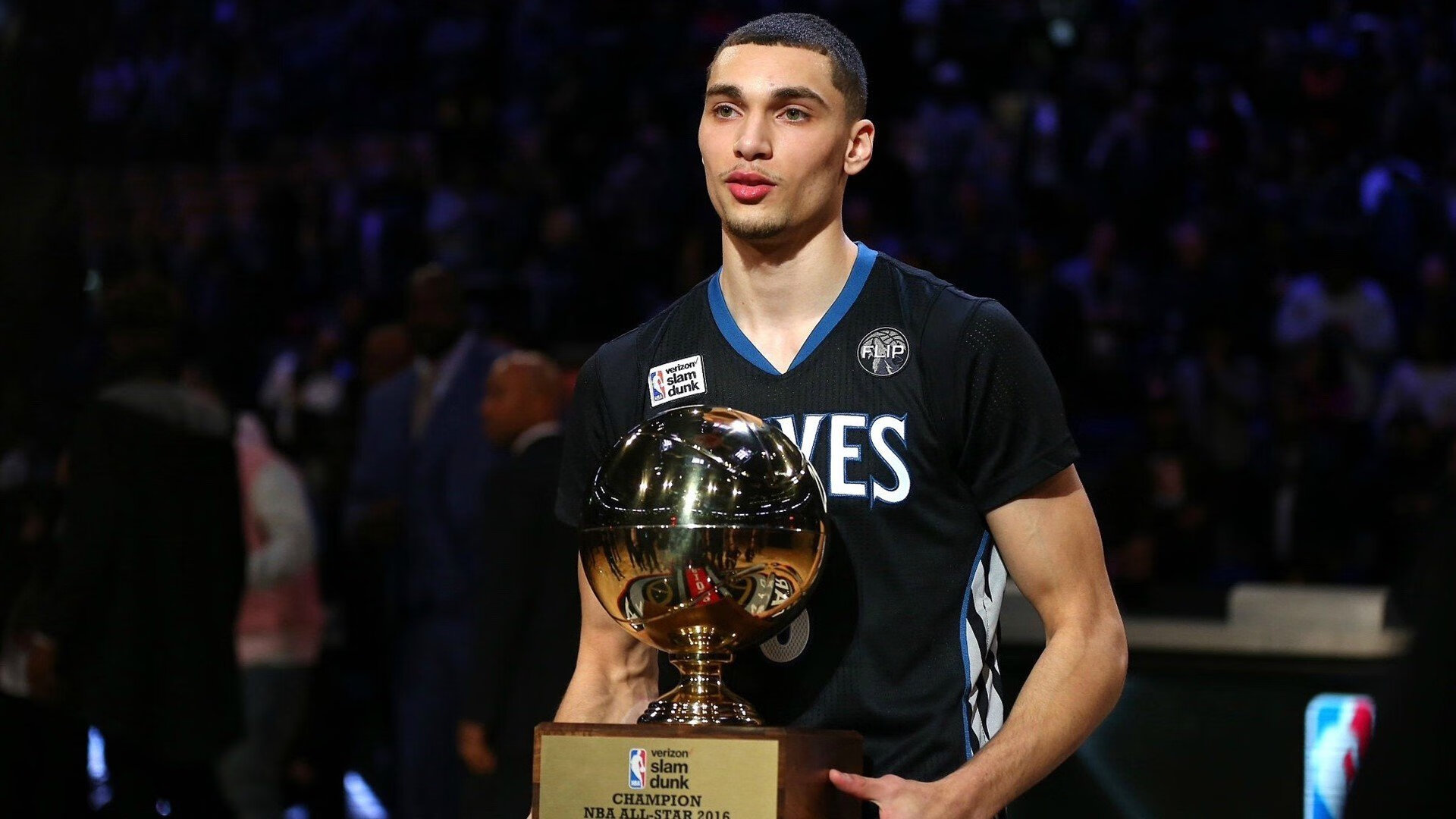 太阳单节拉开尼克斯，哈登成为关键先生