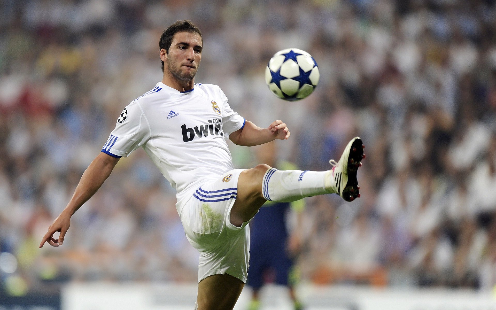 迪巴拉成为胜负手,威尔士碾压亚特兰大,战术变革与个人英雄主义的交响