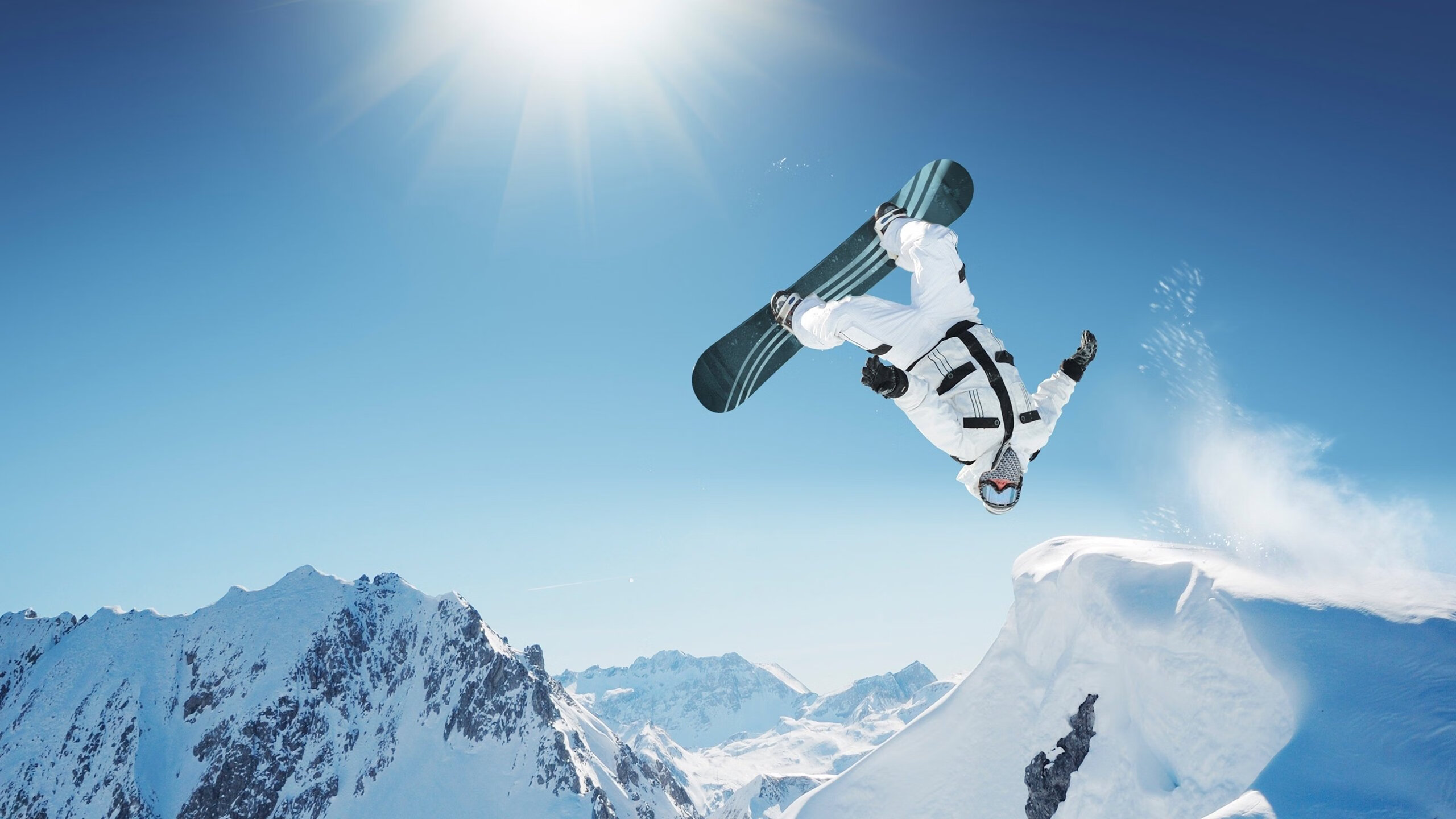 足球之夜的双重奇迹,莱万生涯之夜与乌拉圭压哨绝杀法国