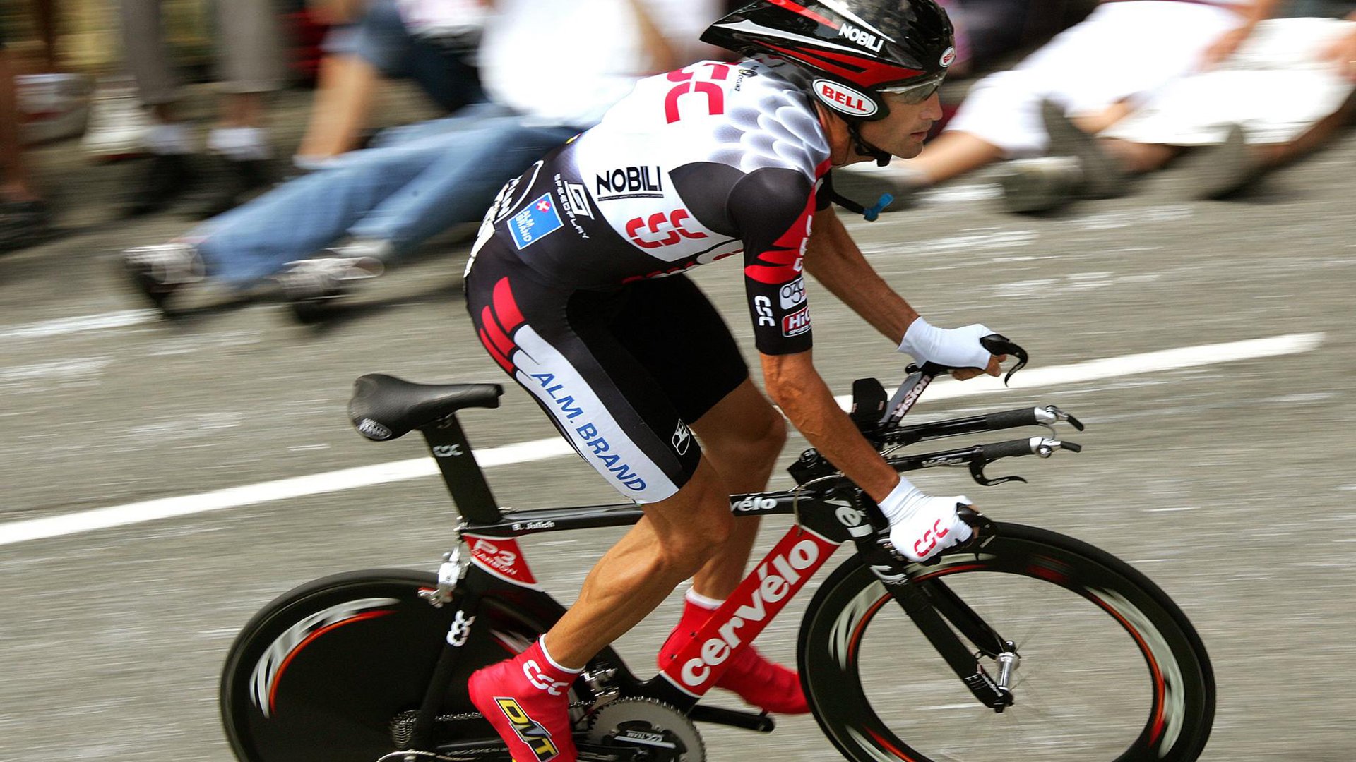 绿茵场上的闪电战与羽球场上的火焰,德国队轻取法国队,石宇奇点燃赛场